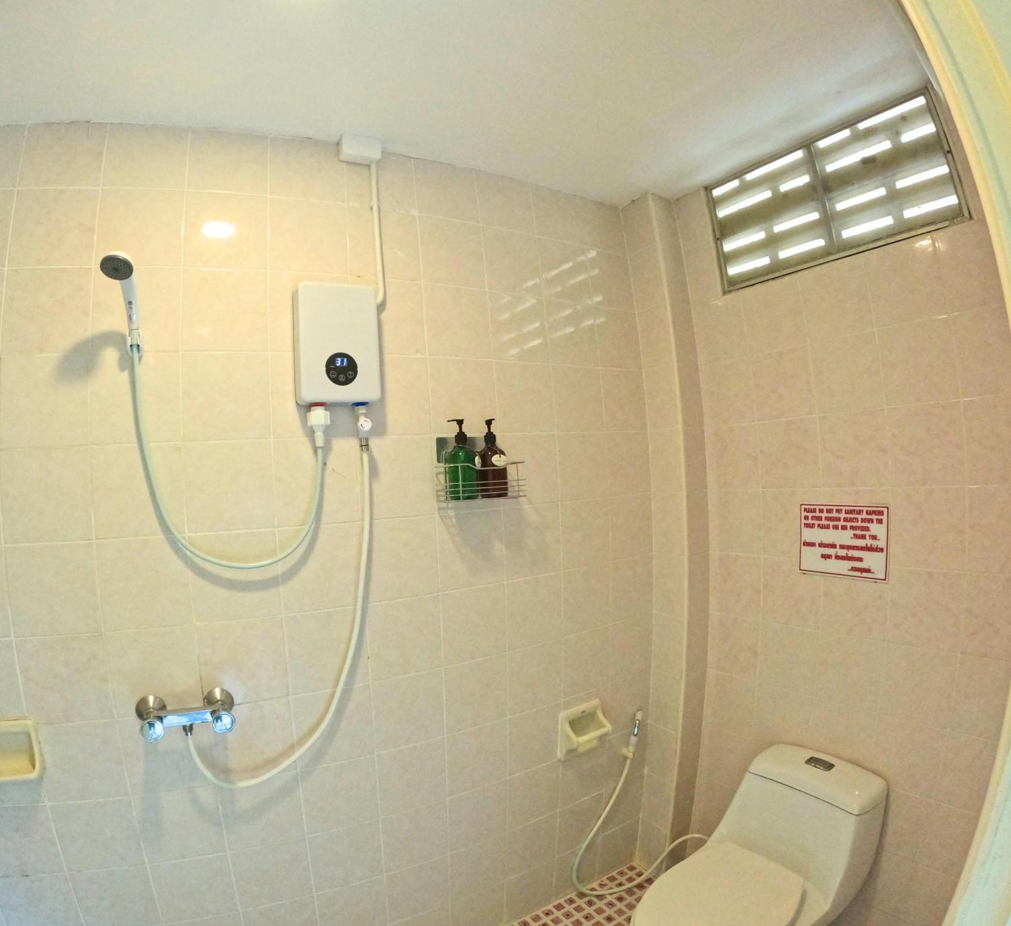 Kpop Hostel Karon Dış mekan fotoğraf