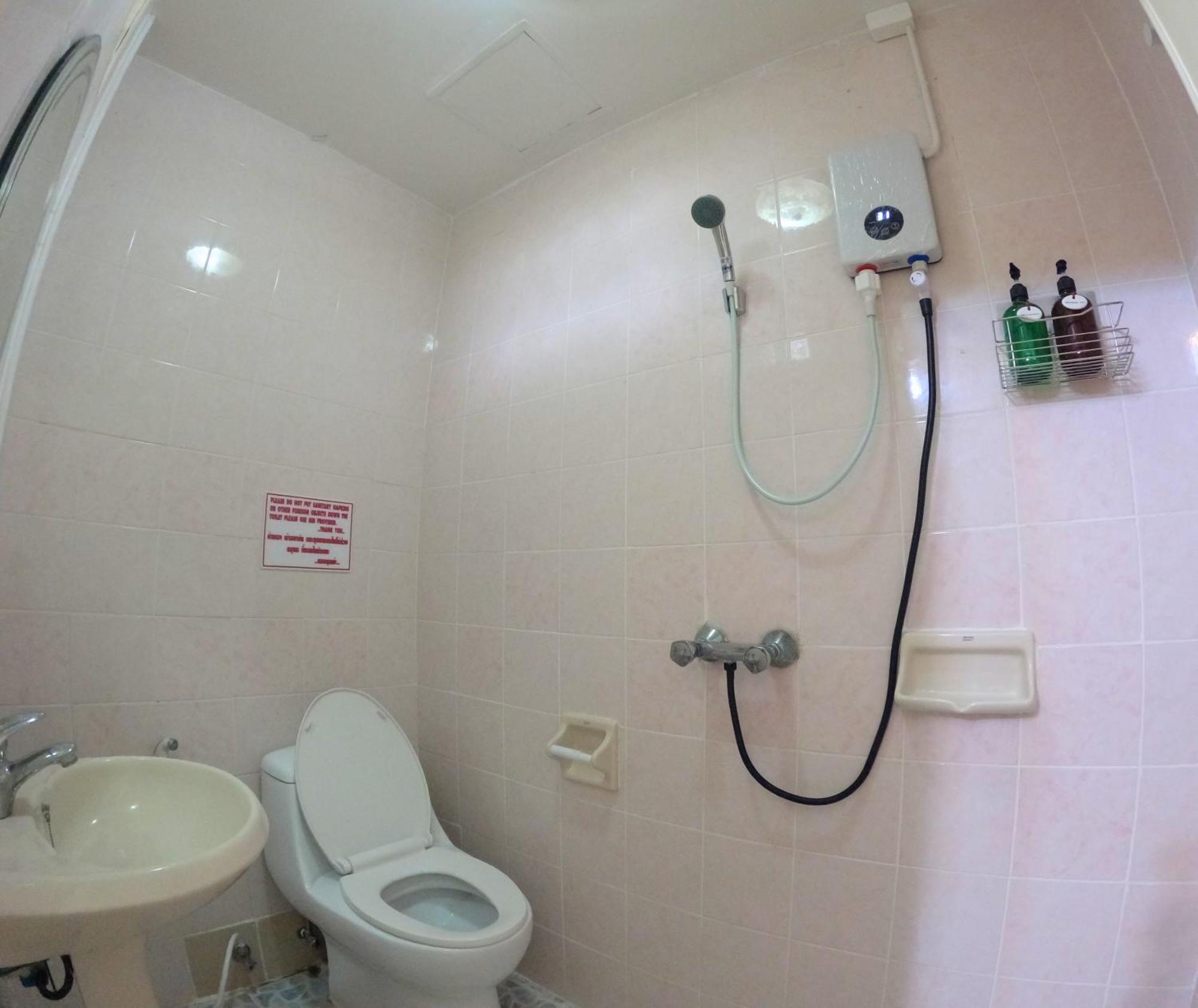 Kpop Hostel Karon Dış mekan fotoğraf